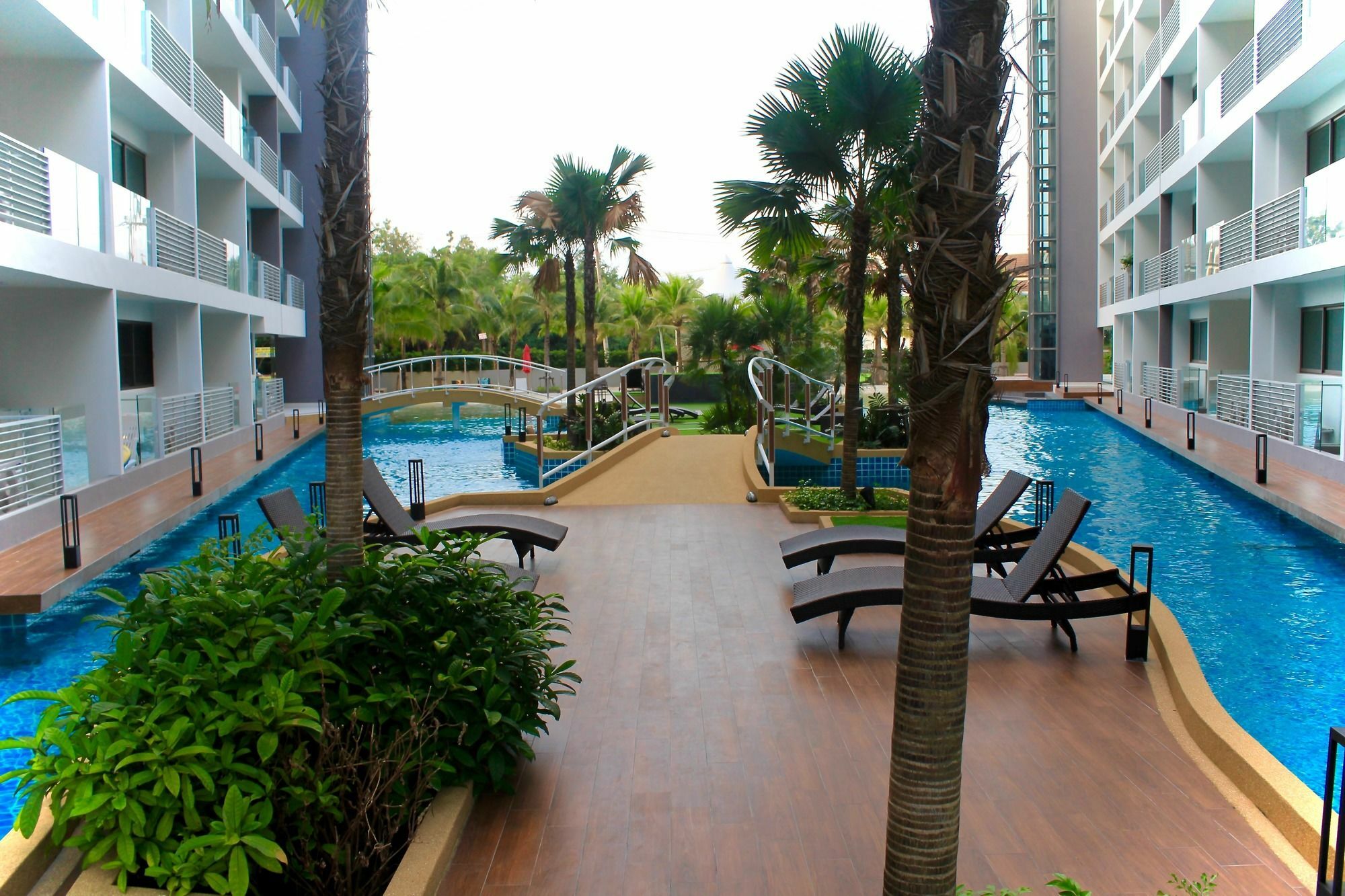 Laguna Beach Resort Джомтиен Бийч Екстериор снимка