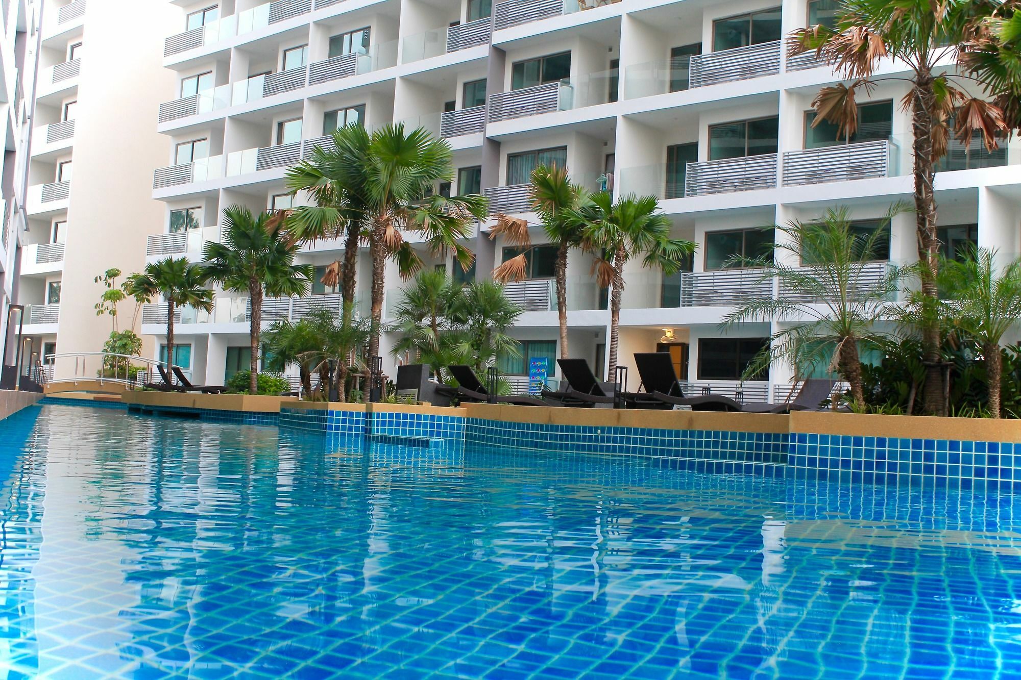 Laguna Beach Resort Джомтиен Бийч Екстериор снимка